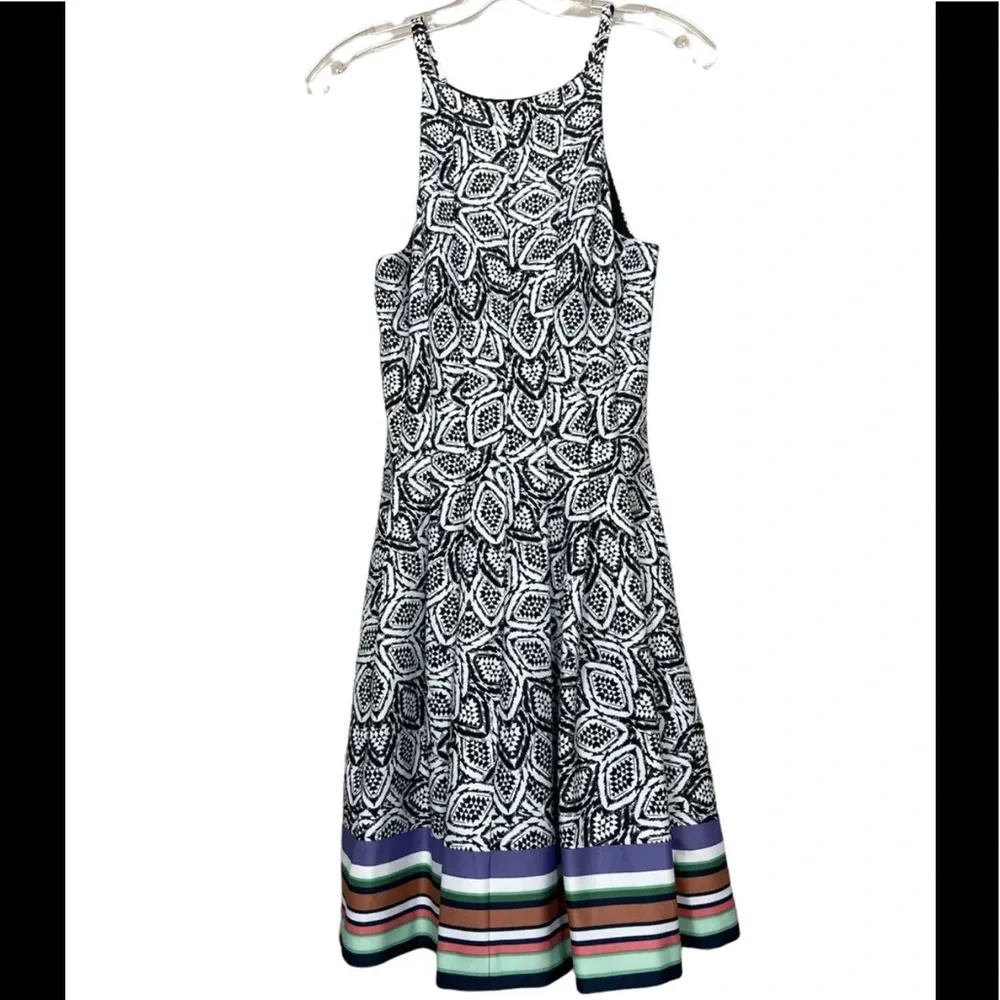 Vince Camuto Women's Fit Flare Dress Halter Sleeves size 8 Black White Printed - Picture 5 of 10